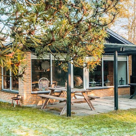 2 Person Holiday Home In Tarm Fjerbæk Kültér fotó