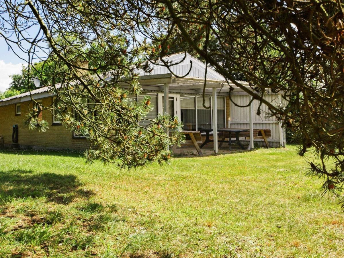 2 Person Holiday Home In Tarm Fjerbæk Kültér fotó