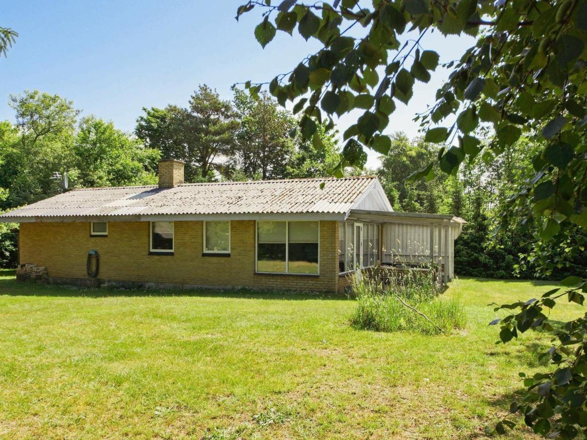 2 Person Holiday Home In Tarm Fjerbæk Kültér fotó
