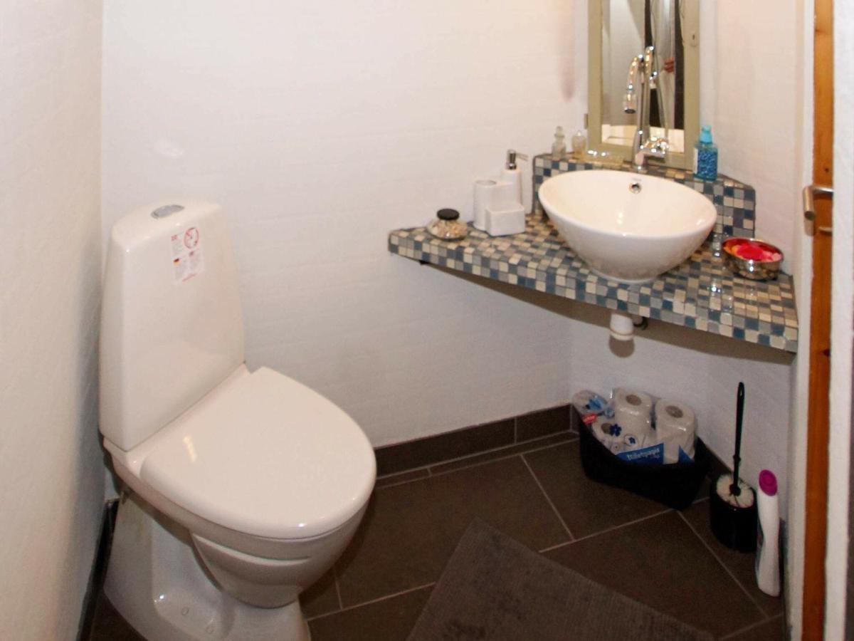 2 Person Holiday Home In Tarm Fjerbæk Kültér fotó